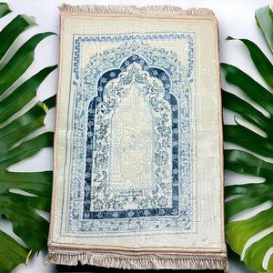 Comfort for Islamic Worship: Soft, Non-Slip Prayer Rug